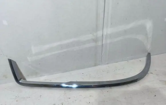 Renault Laguna II Under headlight/headlamp trim 20101016G