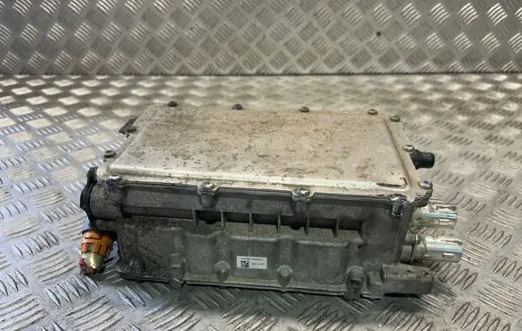 BMW 2 F45 Voltage converter inverter 8677319