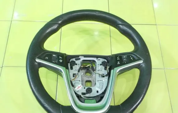 Opel Zafira C Steering wheel 13365200 WP284