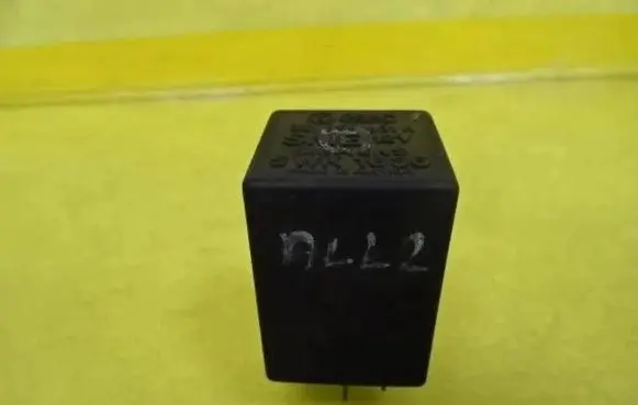 Volkswagen PASSAT B4 Other relay 321955531A 5WK1636