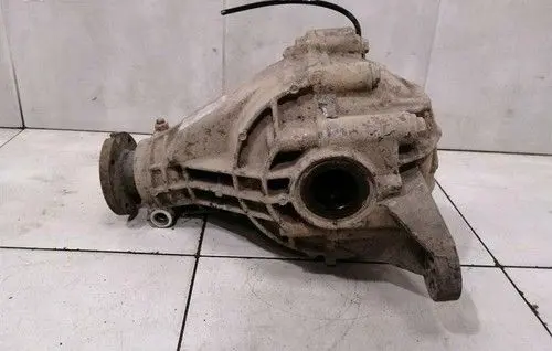Mercedes-Benz ML W163 Rear differential/diff mount bracket A1633500414