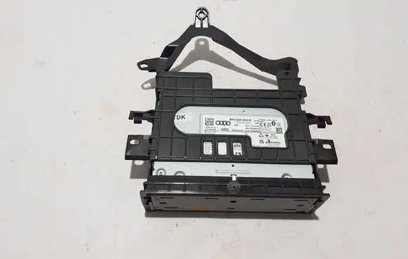Audi A3 8Y Radio/CD/DVD/GPS head unit 8Y0035043Q