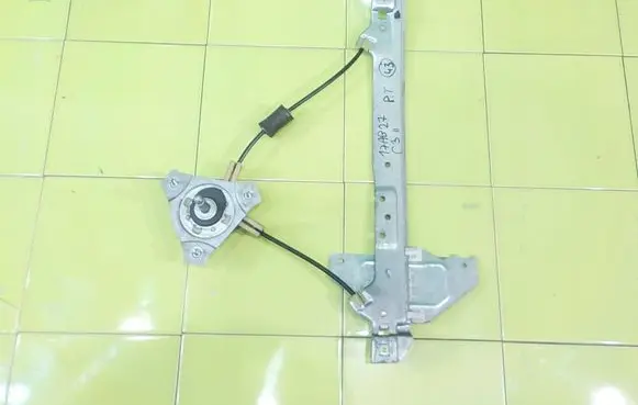 Peugeot 207 Front door window regulator with motor 9680072080