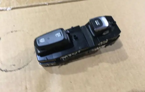 KIA Sportage Electric window control switch 93575F1070