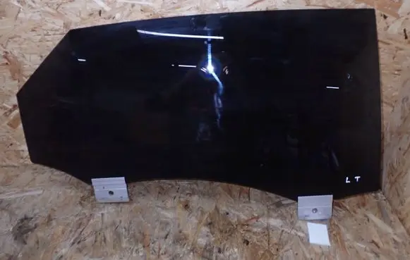 Jaguar XJ X351 Rear door window glass 