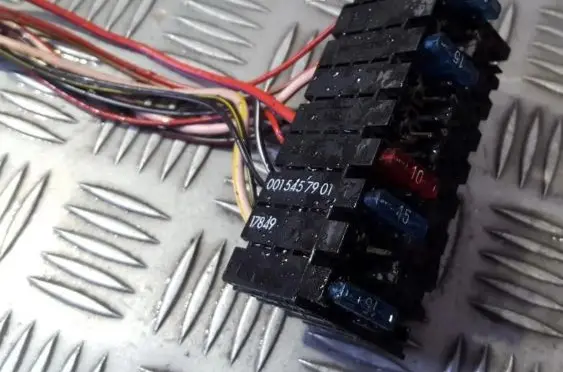 Mercedes-Benz E W210 Fuse box set