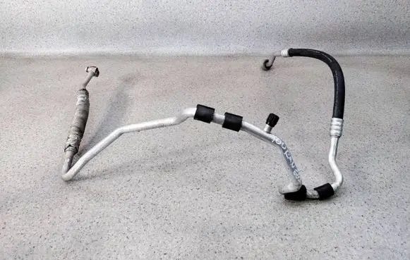 Volkswagen Touran II Air conditioning (A/C) pipe/hose 1T0820743BRAOP1213 1T0820743BR
