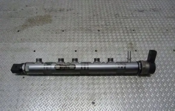 BMW 5 E60 E61 Fuel main line pipe 0445214183