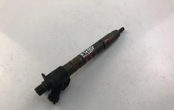 Volvo XC70 Fuel injector 31272690