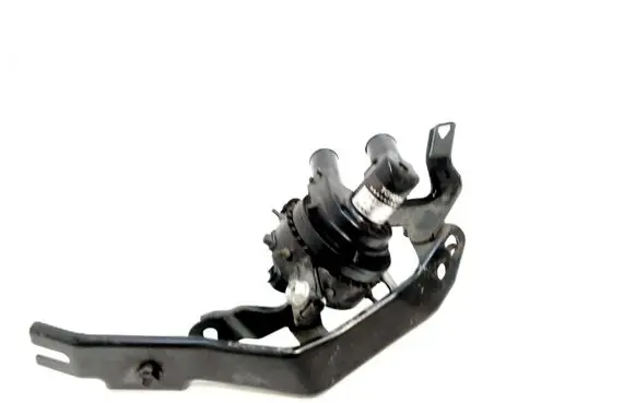 Toyota RAV 4 (XA40) Water pump 0641001301
