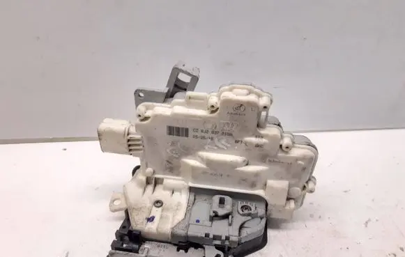 Audi A4 S4 B8 8K Front door lock 8J2837015A A046465