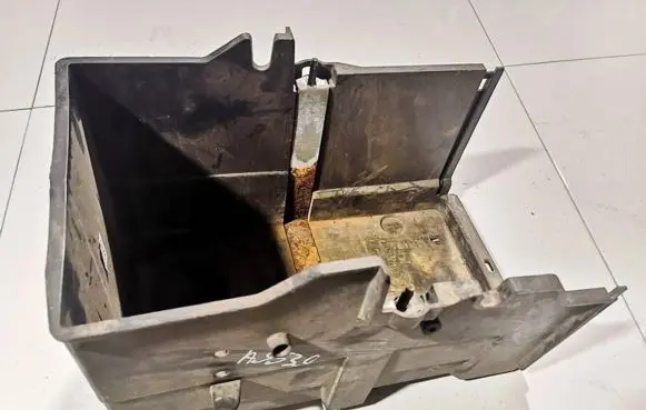 Ford Focus Battery box tray am5110723 am51-10723