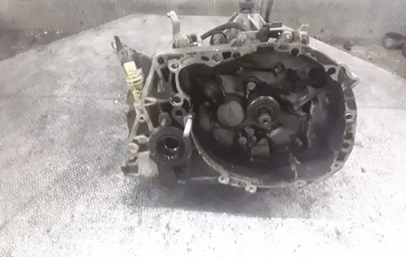 Renault Sandero I Manual 5 speed gearbox JR5324