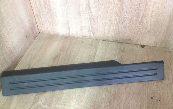Front sill trim cover