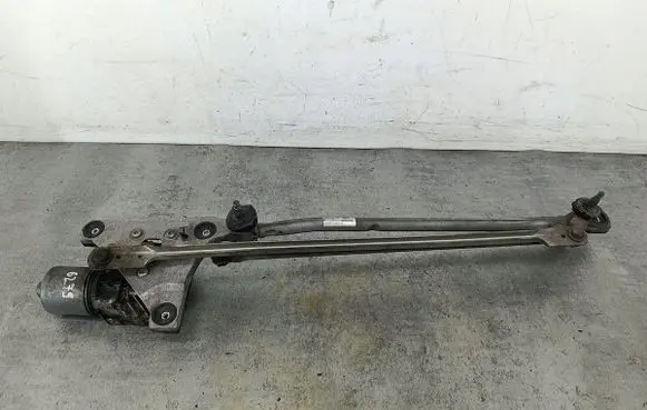 Volvo C30 Front wiper linkage 
