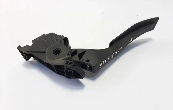 Opel Astra J Accelerator throttle pedal 13252702
