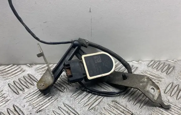 BMW 5 F10 F11 Headlight/headlamp level sensor 6860843 6797818