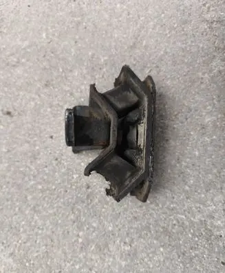 Suzuki Grand Vitara I Gearbox mount 1171085C00