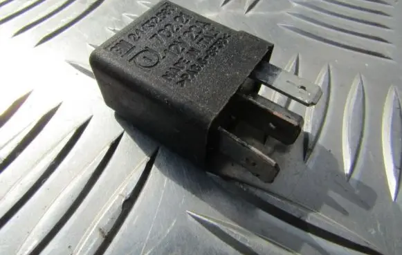 Opel Zafira A Other relay 24432680