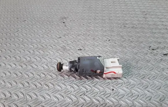 Renault Megane II Brake pedal sensor switch 8200168238B