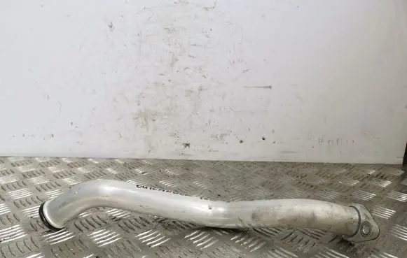 Coolant pipe/hose