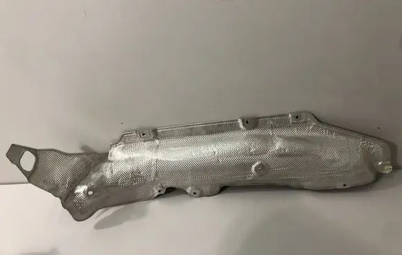 BMW 7 G11 G12 Heat shield in engine bay 7340212
