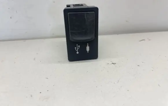 Lexus ES 300h (6th Gen) USB socket connector 8619030030