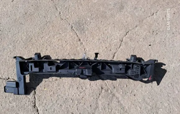 Peugeot 5008 Radiator mount bracket 9672379580