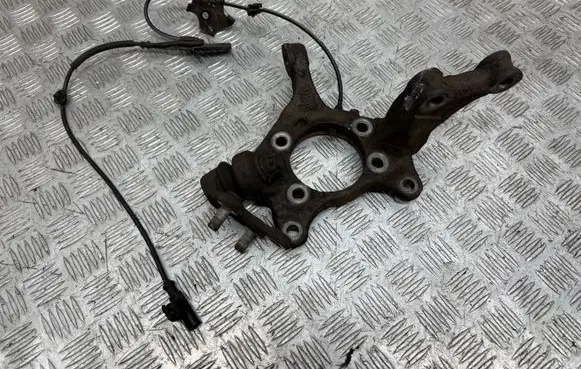 Toyota Avensis T270 Front wheel hub spindle knuckle 4321205090 4333009770 CB0436