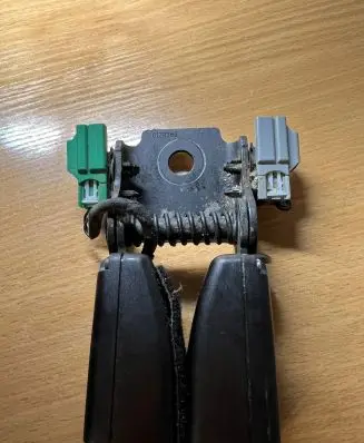 Land Rover Range Rover Evoque L538 Middle seatbelt buckle (rear) BJ32613K21AC8PVJ D55