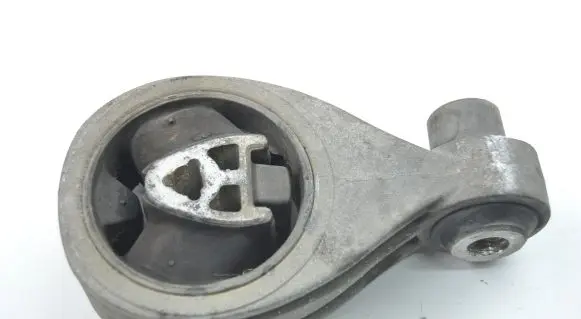 Nissan X-Trail T31 Engine mount bracket