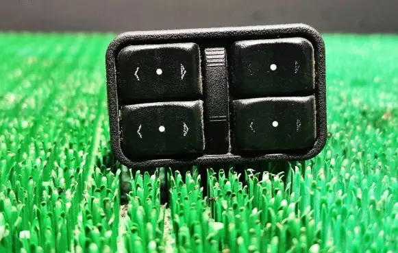 Opel Zafira A Electric window control switch 13363401 90561086