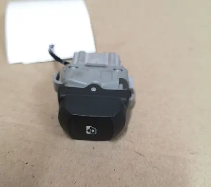 Renault Megane II Electric window control switch 28082