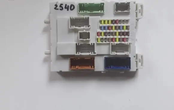 Ford Focus Fuse module F1DT14A073DH