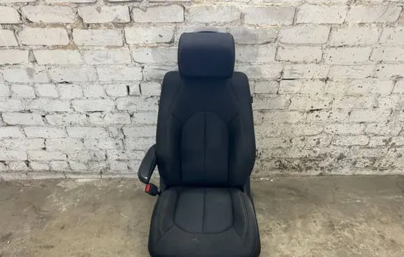 Chrysler Pacifica Front driver seat 