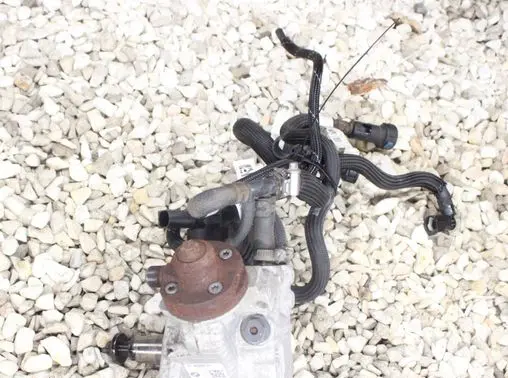 BMW 3 F30 F35 F31 Fuel injection high pressure pump 7810696 0445010517