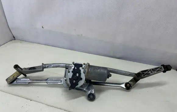Volvo XC70 Front wiper linkage and motor 9171901 3311A 404606