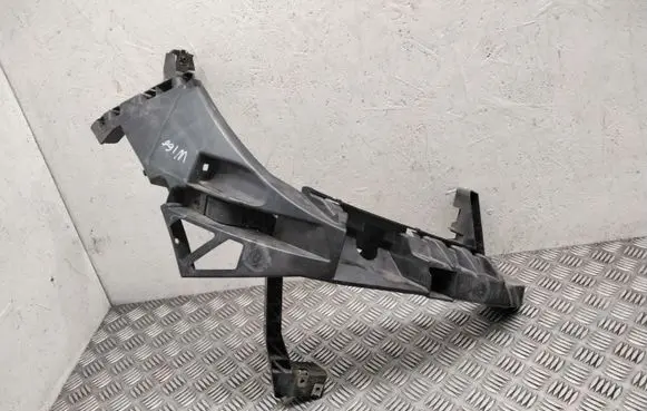 Mercedes-Benz ML W166 Headlight/headlamp mounting bracket A1666200291