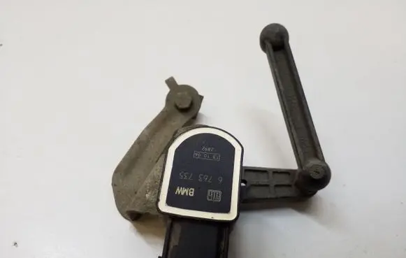 BMW 3 E92 E93 Rear height level sensor lever 6763735