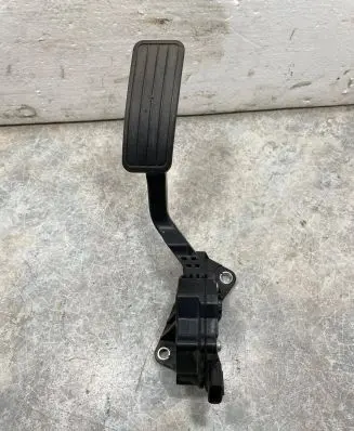 Subaru Forester SG Accelerator throttle pedal 36010SA060 1988007060 05J24B00161