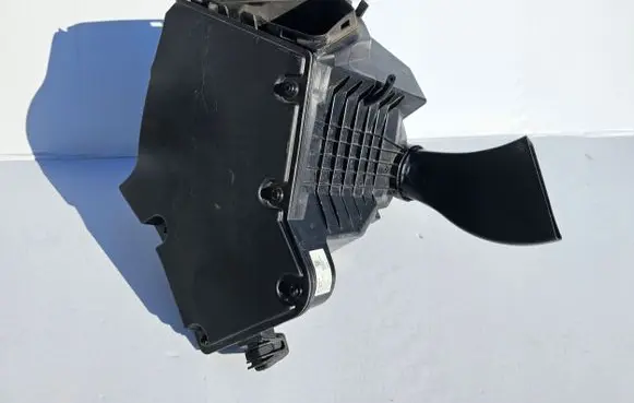 Audi A5 8T 8F Air filter cleaner box bracket assembly 