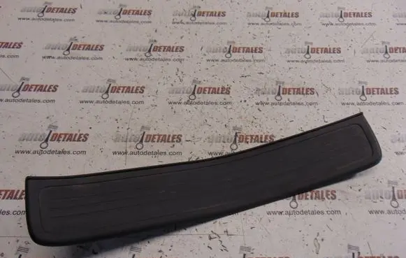 Honda CR-V Rear sill trim cover 84262SWAA
