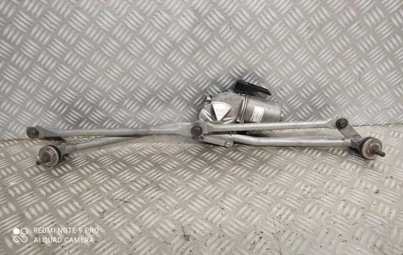 Front wiper linkage and motor