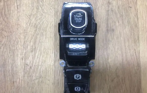 Volvo XC90 Engine start stop button switch P31443818
