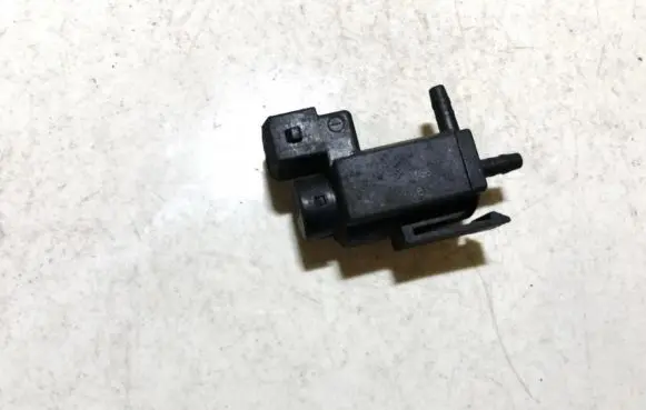 Volvo V70 Turbo solenoid valve 30611668 72224010
