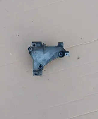 Saab 9-5 A/C compressor mount bracket 4670717