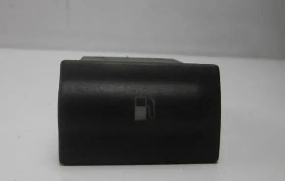 Skoda Octavia Mk1 (1U) Fuel tank opening switch 1U0959833C