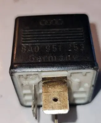 Audi A4 S4 B5 8D Other relay 899587 8A0951253