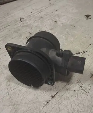 Volkswagen Golf IV Mass air flow meter 06A906461 0280217421