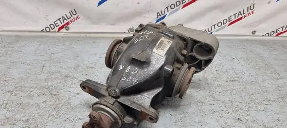 BMW 3 E90 E91 Rear differential 7598855